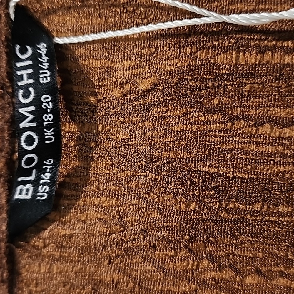 NEW Bloomchic Chocolate Brown Textured Stretchy Knit Top 1x - Picture 2 of 6